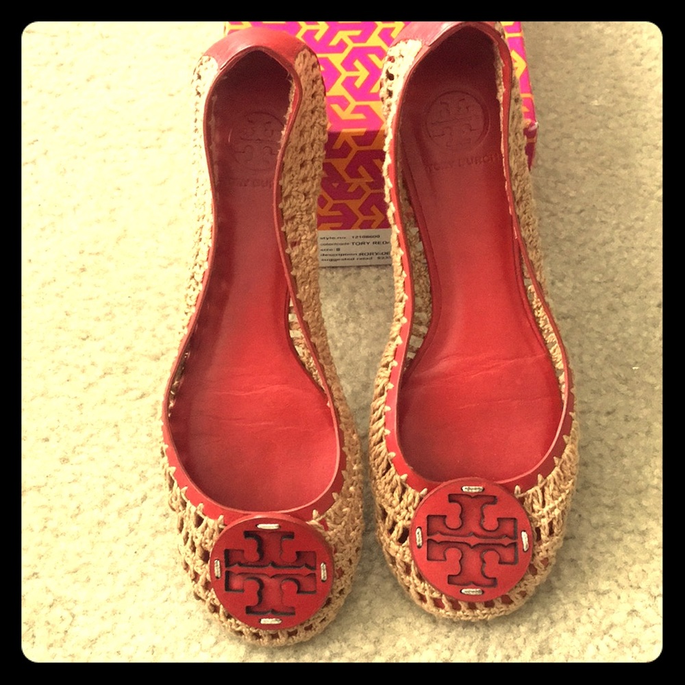 Red & tan crochet ballet flats